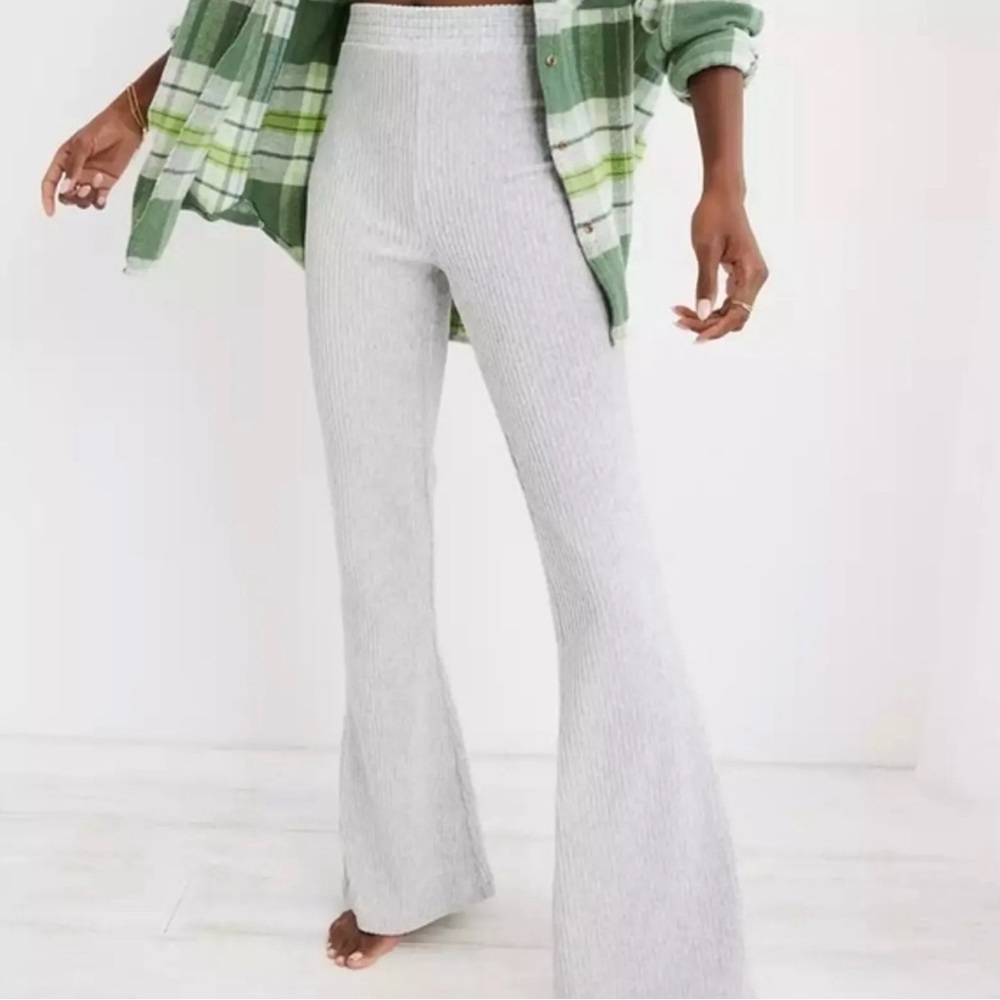 Aerie Medium Groove On Gray Velour Ribbed High Waisted Flare Pants